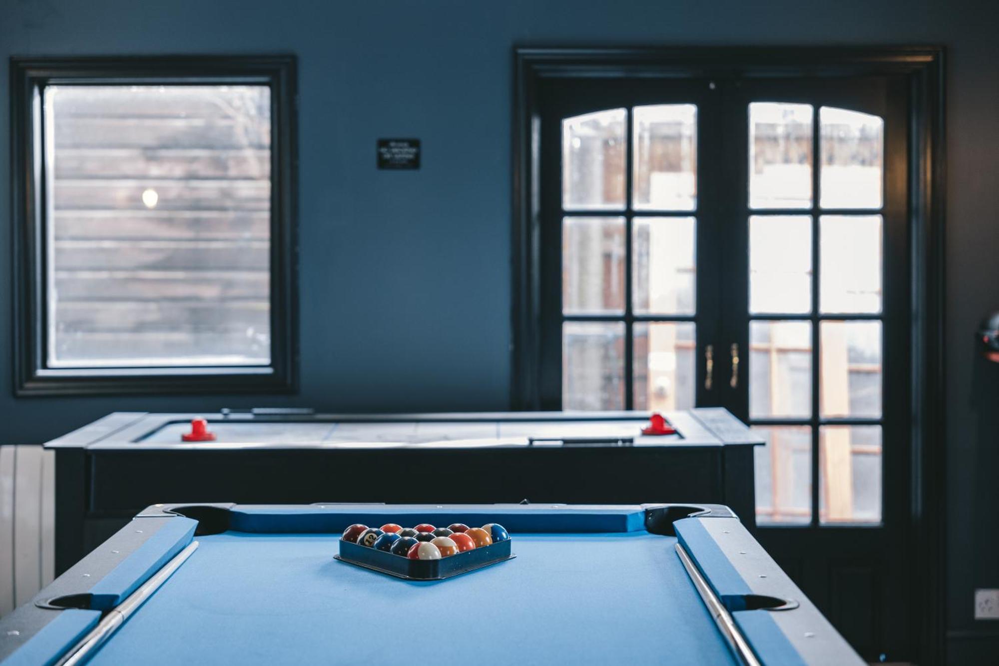 House With A Cinema And Games Room, Sleeps 17 Shrewsbury Exterior foto